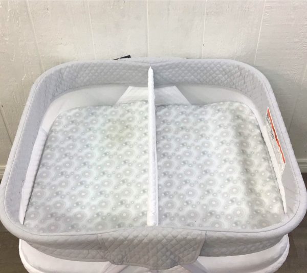 Delta Children Little Folks Twin EZ Fold Ultra Compact Double Bassinet Fashion - Image 4